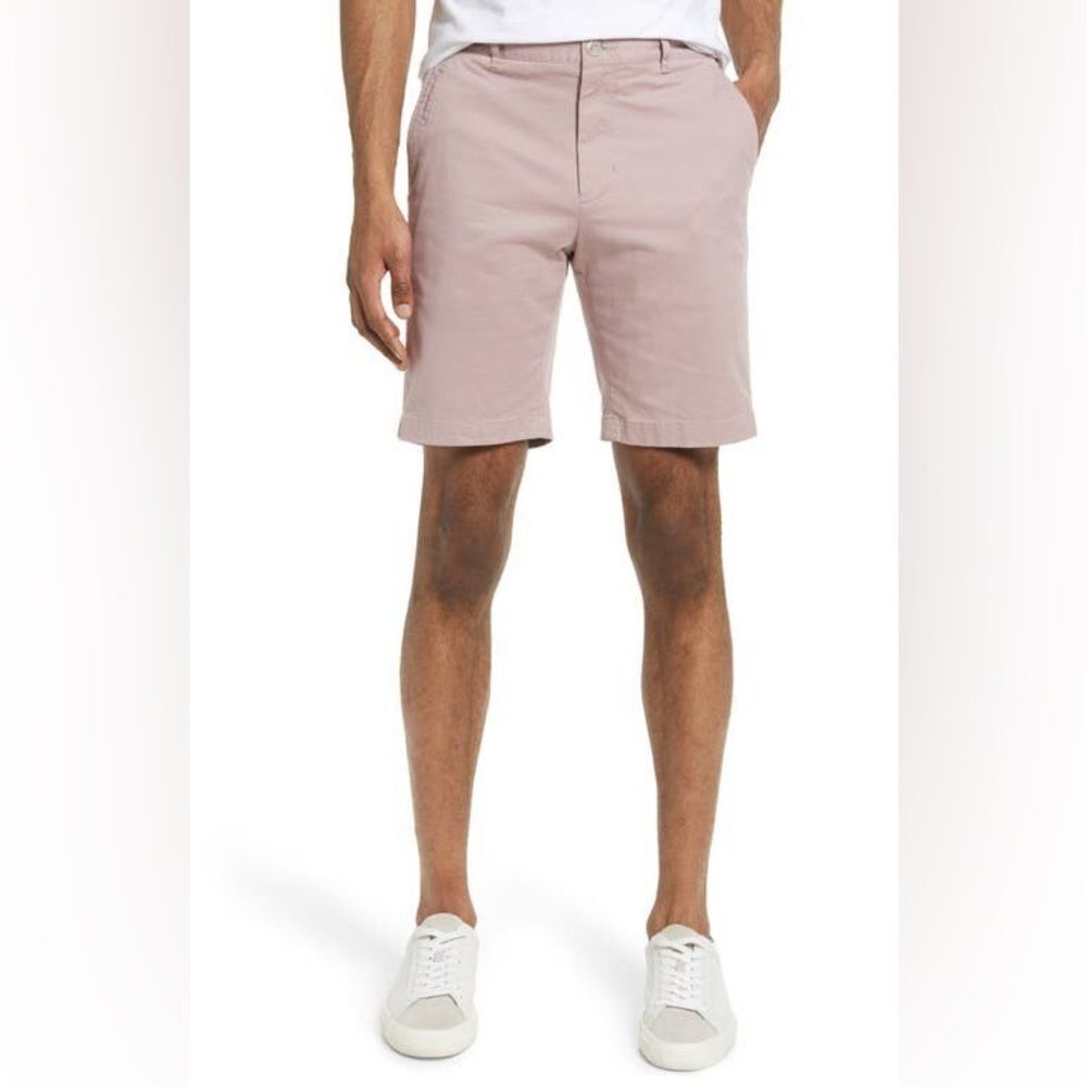 Vince NWT Vince NWT Lightweight Griffith Chino
Short in Dusty Sky Pink Size 33